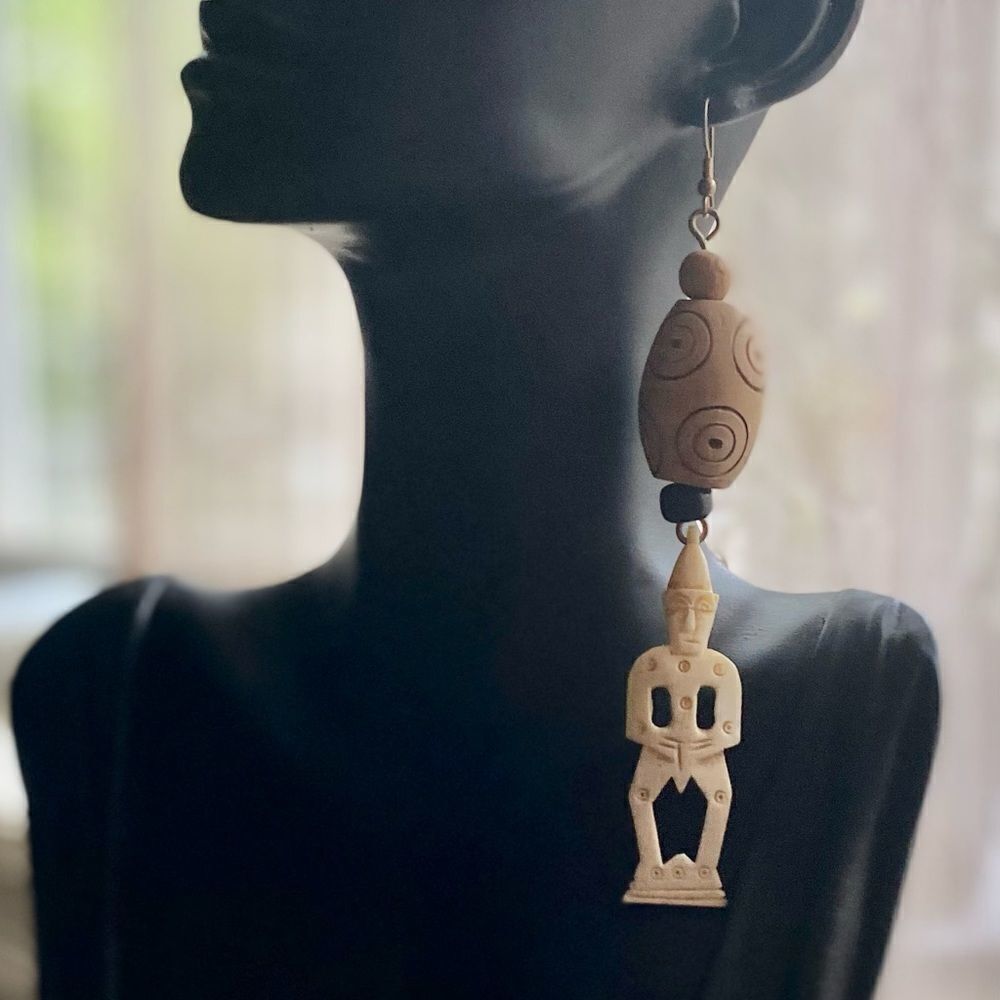 𝅺BOHO, tribal carved wood & bone earrings
